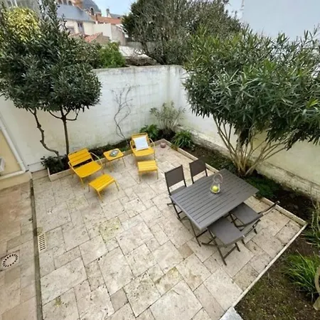 Dom wakacyjny Maison Chaleureuse Au Coeur Du Quartier Arago Dolonne *